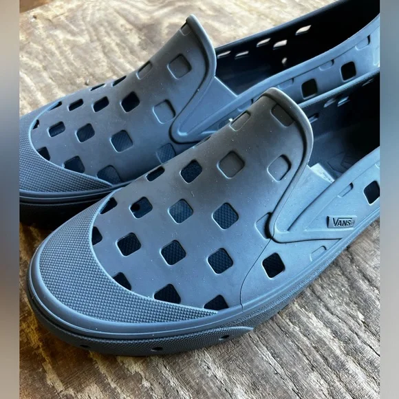 Vans Trek Slip-On Pewter Gray Breathable Easy Clean Water Shoes Durable Size 12 - Picture 2 of 6